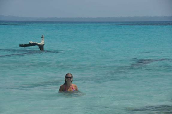 Banho de mar em Cayo Zapatilla, uma das pequenas ilhas de Bocas del Toro, no norte do Panamá